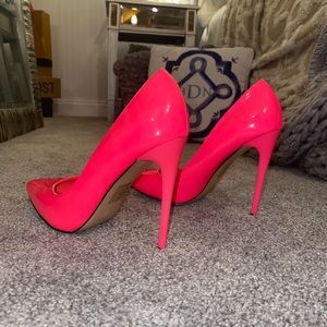 Hot pink heels .. never worn